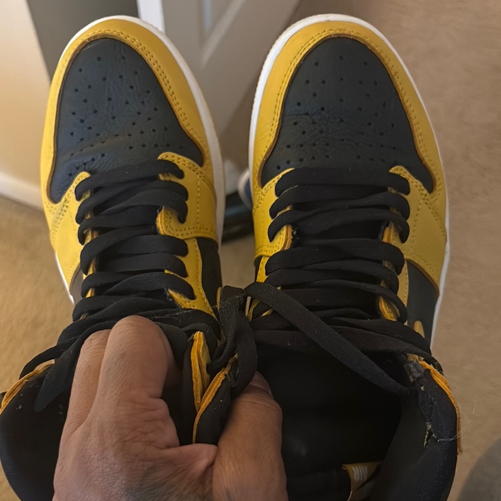 Men's Black and Yellow Sneakers